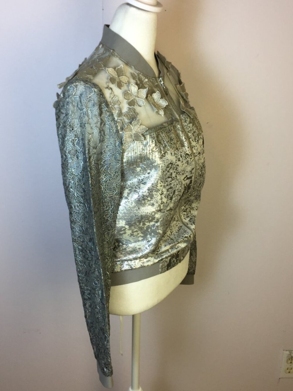 New! T Tahari Fatima Jacket XS Womans Silver Floral Embellished Long Sleeve - Picture 2 of 16
